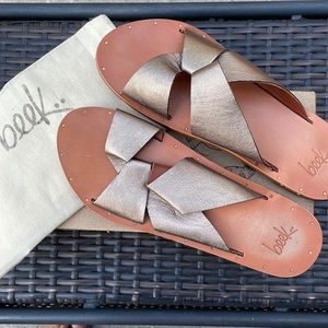 Pigeon Beek Sandals Bronze M sz 8